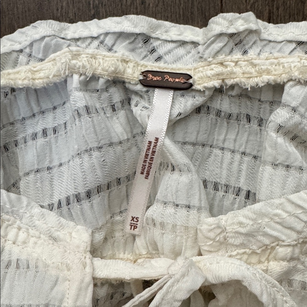 Free People Hailey Crop Blouse XS Ivory Boho Ruffle Tie Front Peasant Top - Picture 6 of 7